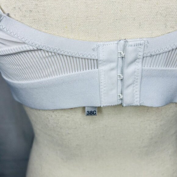 IZOD Women’s Padded Adjustable Strap White Bra Size 38C Ribbed Fabric - Picture 7 of 7